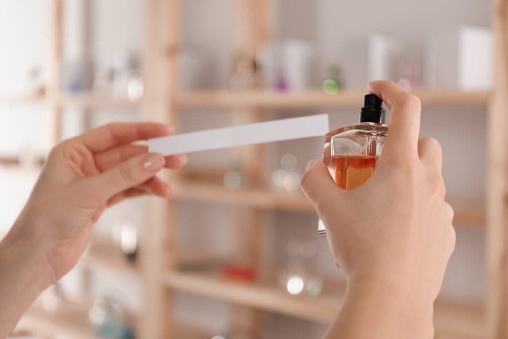 ۵ نکته مهم قبل از خرید عطر در اصفهان که هیچ فروشنده‌ای به شما نمی‌گوید