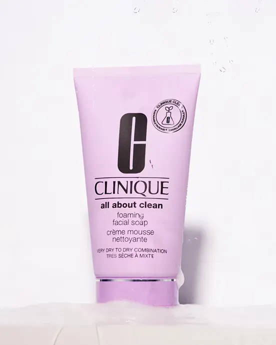 فوم شستشوی صابونی کلینیک